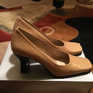 Nine West Pump